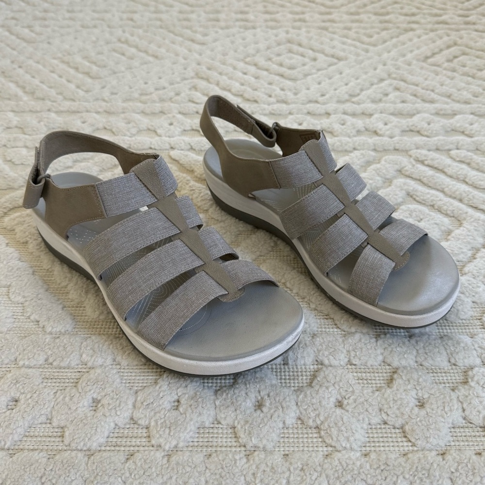 Clarks Cushion Soft Sandals Womens 11 Taupe Comfort Walking Adjustable Strappy
